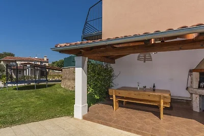 Villa in Tinjan met zwembad