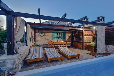 Villa in ZADAR mit Schwimmbecken