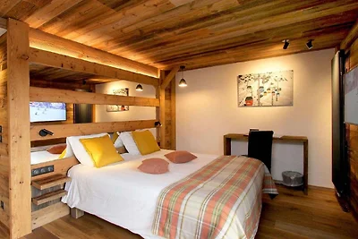 Weelderig chalet met hottub en sauna