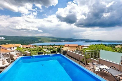 Villa in Kornić mit Schwimmbecken