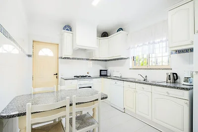 Villa in der Nähe des Strandes von São Rafael...