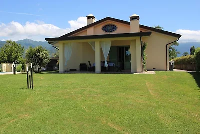Villa Anna, Camaiore