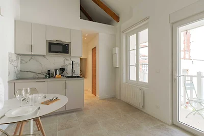 1-Zimmer-Wohnung mit 3 Personen, Balkon, im H...