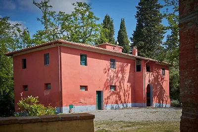 Appartamento con piscina a Ghizzano Italia