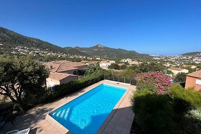 Villa mit Meerblick und privatem Pool