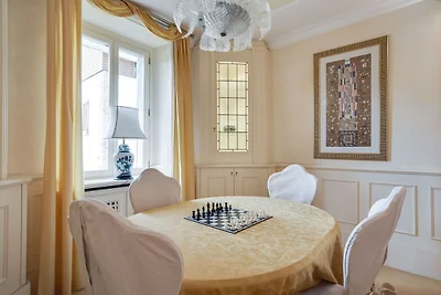 Einladende Villa in Lanzo d "Intelvi mit Bibl...