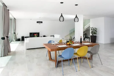 Villa Dupcic - Five-Bedroom Villa with Privat...