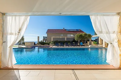 Villa in Dramalj mit Schwimmbecken