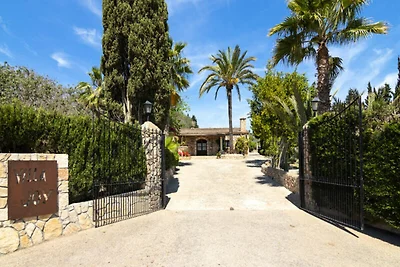 Villa in Llubà mit Pool und Tennisplatz