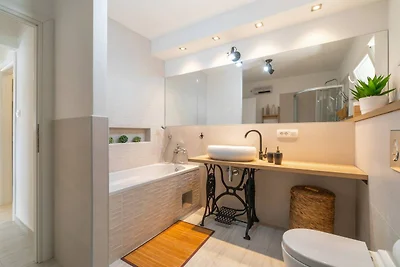 Holiday Home Diana -  Comfort Two Bedroom Apa...