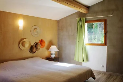 Ferienhaus in Villars mit Schwimmbecken