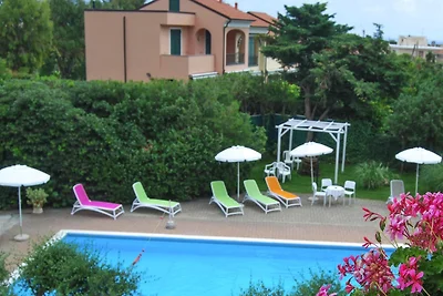 Wohnung in Loano mit Garten