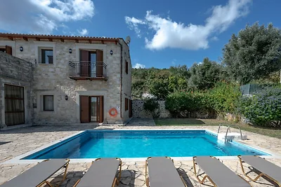 Villa ad Agia Triada con vista sulle montagne