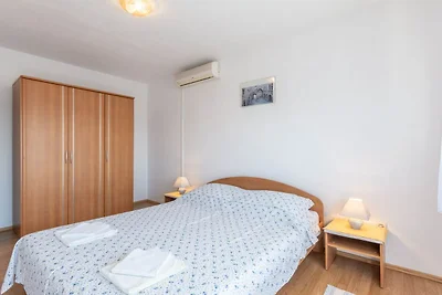 Charming Trogir Apartments with Balcony - Com...