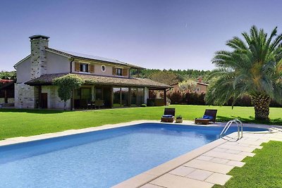 Komfortable Villa in Pomer mit Swimmingpool u...