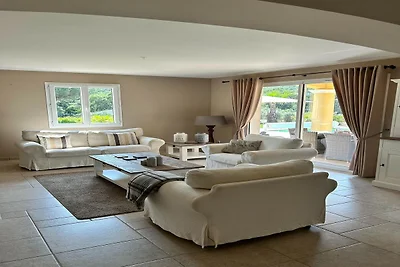 Gemütliches Ferienhaus mit Pool in...