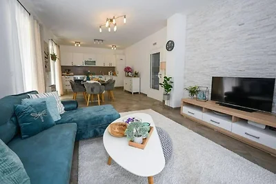 Villa Anita - Five Bedroom Villa with Swimmin...