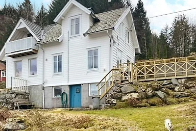 6 Personen Ferienhaus in Svelgen-By Traum