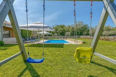 Villa a Selina con piscina