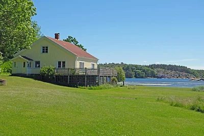 Ferienhaus am Meer mit Balkon und Grill