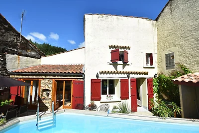Ferienhaus mit Pool in Cuxac-Cabardès