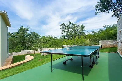 Villa in Montižana mit Schwimmbecken