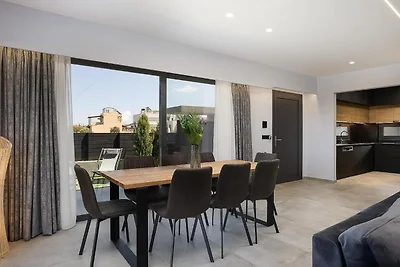 Villa mit Meerblick, Pool und Grill für 8...