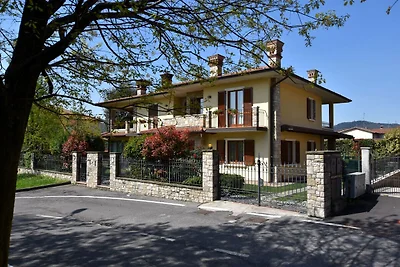 Luxuriöse Villa in der Lombardei mit...