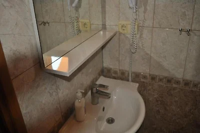 Studio-Apartment mit Balkon in Vinisce