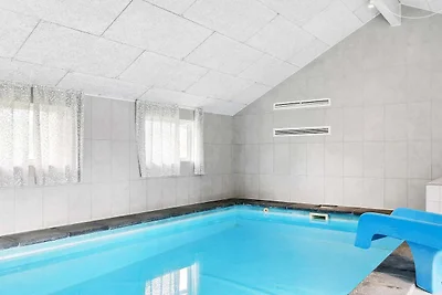 Luxus-Pool-Ruckzug -- By Traum...