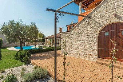 Villa in Kastelir with Swimming Pool