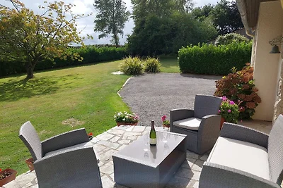 Bretonisches Ferienhaus in ruhiger Lage mit K...