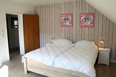 Ferienwohnung mit Balkon und Garten