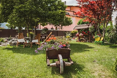 Enchanting Rural Apartment with Terrace - Stu...