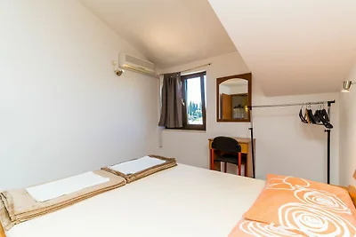 Apartments Princ Hrvoje- One-Bedroom Apartmen...