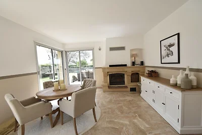 Élégante villa avec piscine privée dans le su...