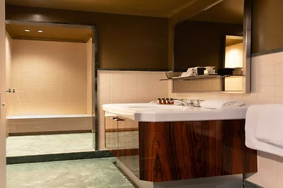 Palais Bourbon Hotel – Zimmer 34 – 2P –...