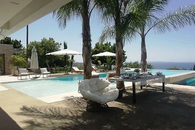 Villa a Patrasso con piscina vicino alla...