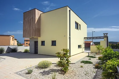 Villa in Pomer mit Schwimmbecken