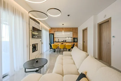 Rosige Villa mit privatem Pool