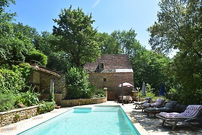 Modernes Ferienhaus in Besse mit Swimmingpool