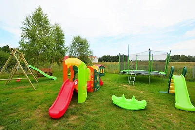 Vakantiehuis in Jarosławiec bij Zwembad