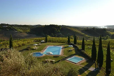 Ferienhaus mit Pool und Whirlpool