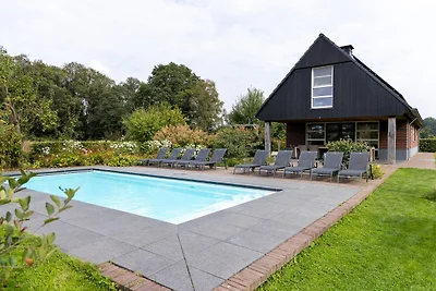 Villa Achterhoek mit beheiztem Pool