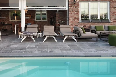 Villa mit Swimmingpool in der Nähe von Durbuy