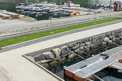 6 persone case ad MÅLØY