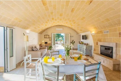 Trullo con piscina per bambini