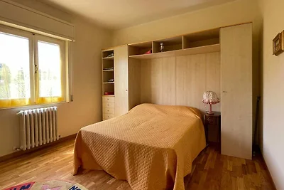 Geräumiges Ferienhaus in Lapedona mit Garten