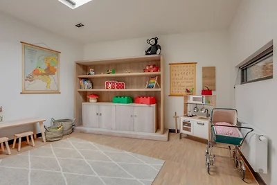 Bella casa vacanze a Ternaard con cortile