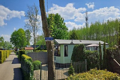 Gezellig chalet met 2 badkamers in Tzummarum